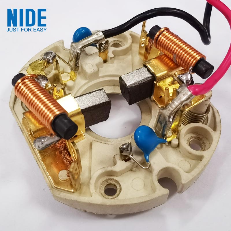 Зашто су карбонски четкица материја у модерној индустрији?